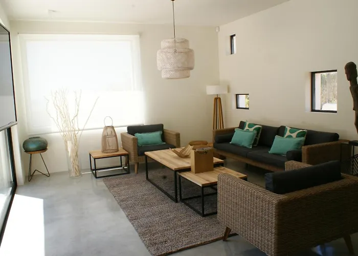 Twin With Sea Views - 1029